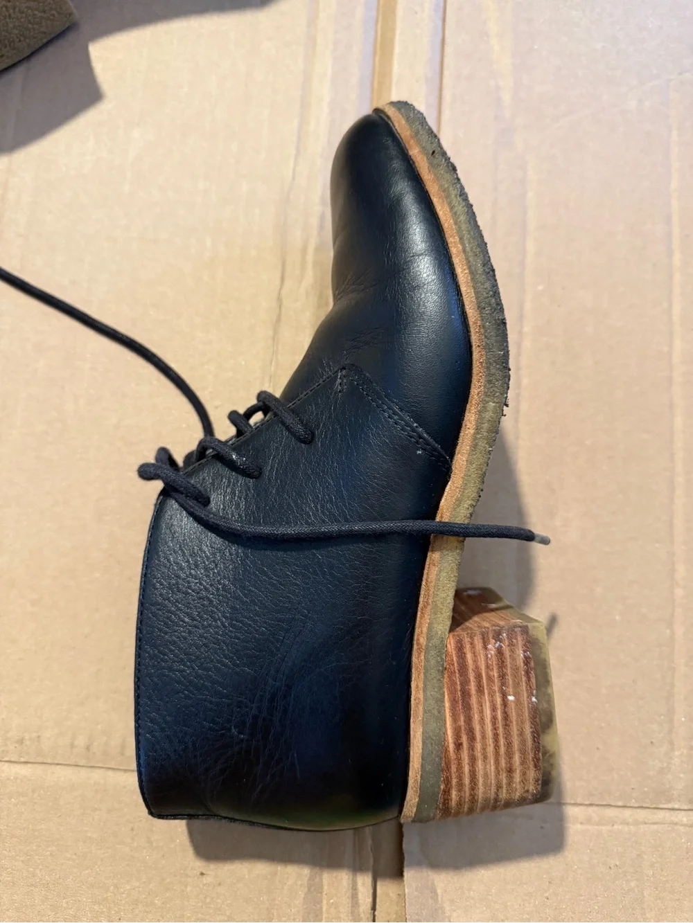 Clarks Black leather ankle booties boots heels. Size 7.5.